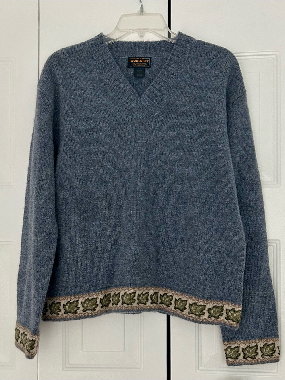 NWT Blue Woolrich 100% Wool, V-neck, Pullover Sweater, Large
